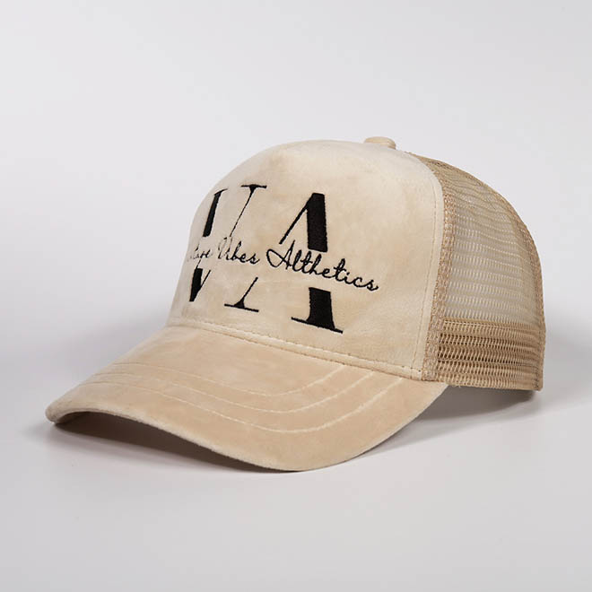 Custom 5 Panel Velvet Embroidery Logo Printed Curved Brim Mesh Cap Trucker Hat